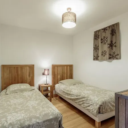 Daire Aux Pieds Avec Piscine Et Parking Aux Arcs 1800 - Fr-1-352-4 Les Arcs (Savoie)